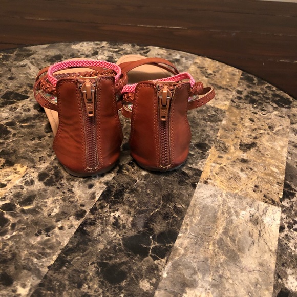 American Eagle girls size 2 sandals - Picture 3 of 5